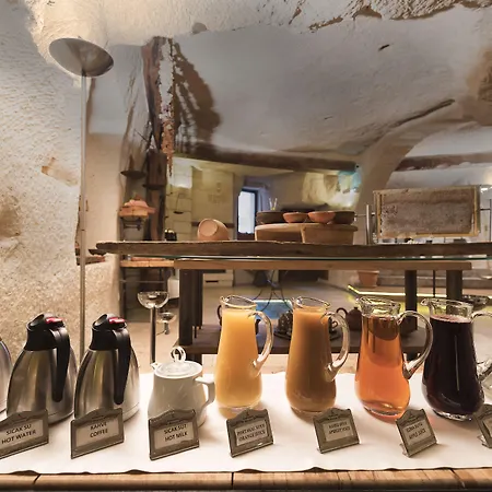 Anatolian Cave & מלון 3*