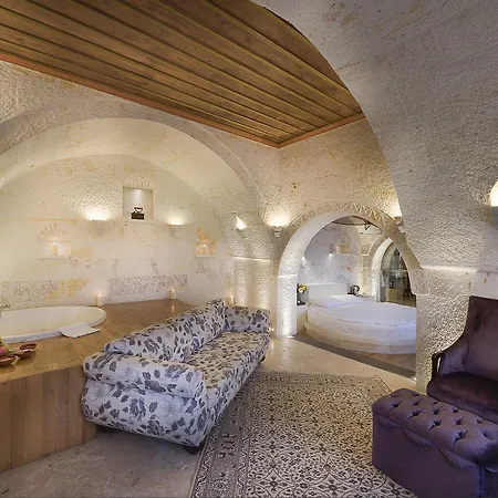 Anatolian Cave & Otel 3*